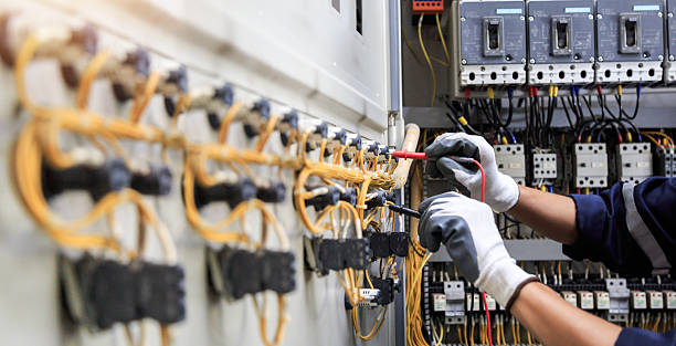 Professional Electrician technician working in Ingleside, TX
